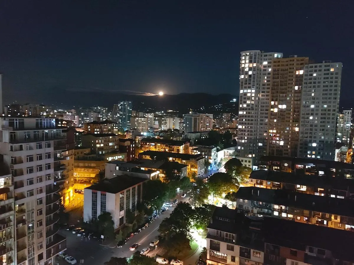 Apartment In Batumi Near The Sea 0*,